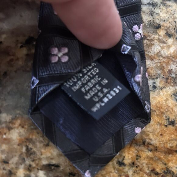 Hart Schaffner Marx 100% Silk Necktie Floral Geometric Pink Gray 59.5  x 3.75 - Picture 4 of 4